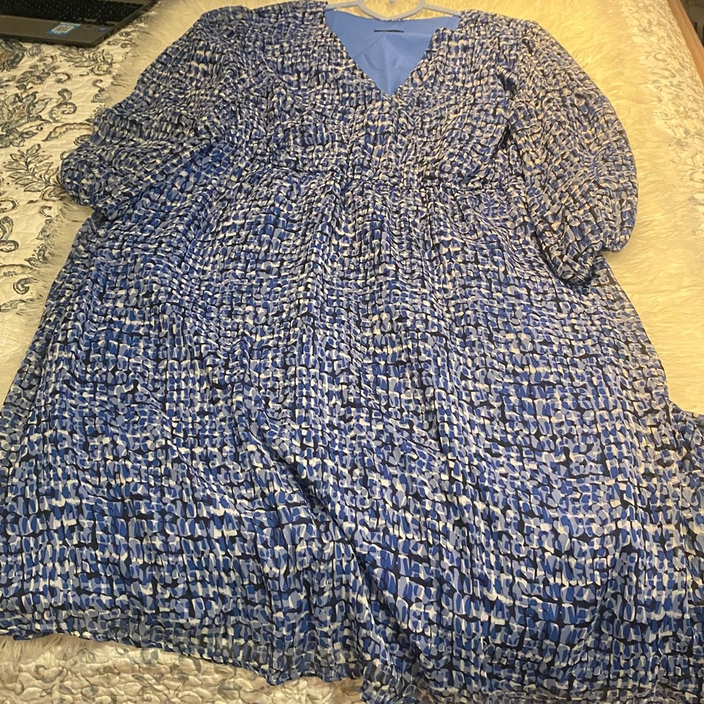 Blue Patterned Dress 🦋 - Picture 3 of 7